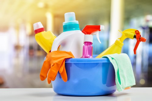 Professional end of tenancy cleaning in a Chelsea apartment kitchen